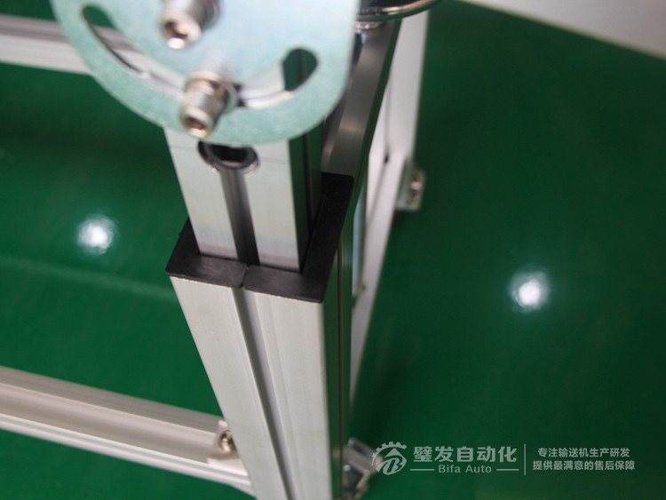 機(jī)械手配套標(biāo)準(zhǔn)高端帶平臺(tái)皮帶輸送機(jī) 機(jī)械手配套標(biāo)準(zhǔn)高端帶平臺(tái)皮帶輸送機(jī)