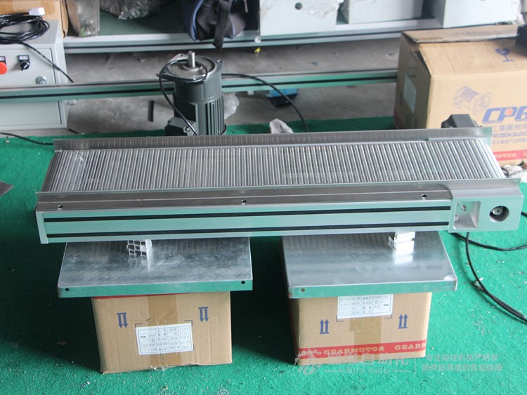 小型型材結構不銹鋼網鏈輸送機