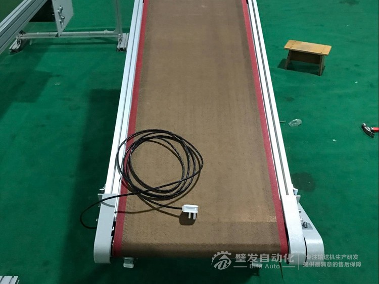 特佛龍網(wǎng)帶斜坡輸送機(jī) 特佛龍網(wǎng)帶斜坡輸送機(jī)