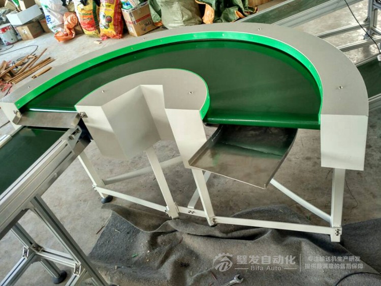 180度轉彎機銜接直線輸送機 180度轉彎機銜接直線輸送機